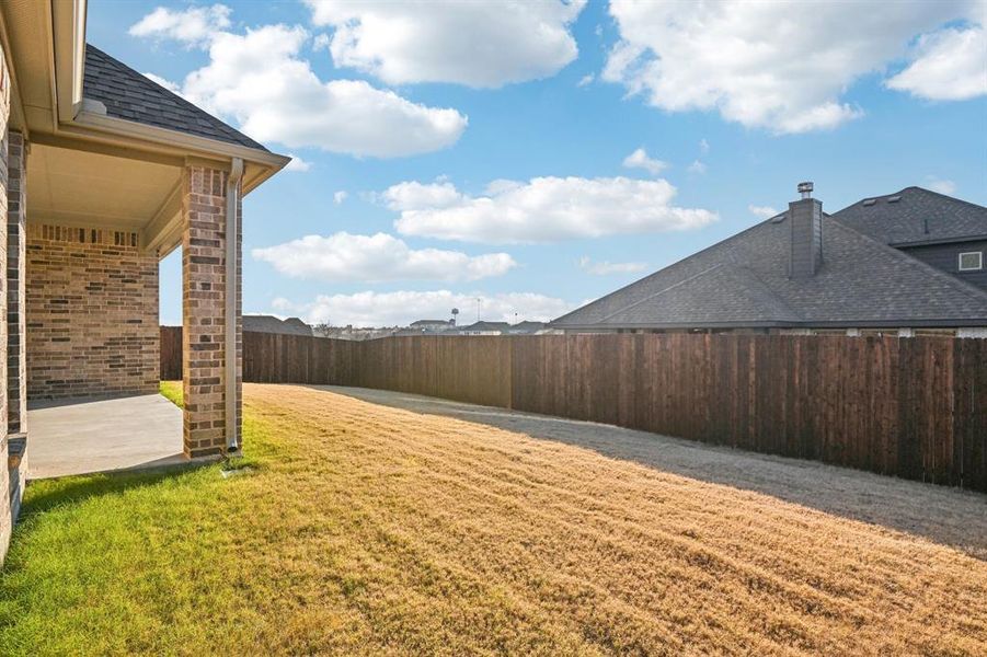 Exterior details and patio area of a home in , Alvarado (Image 3).
