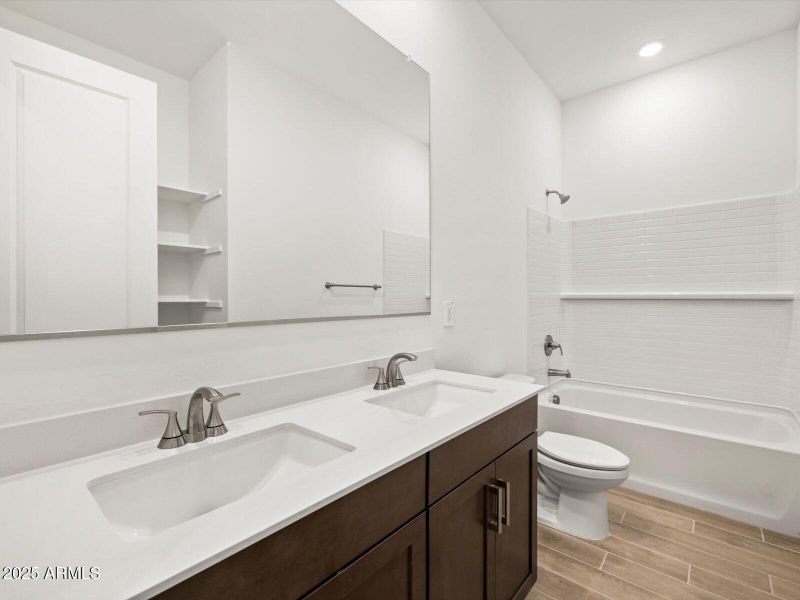 Bath 2 Double sinks Bath 2 Double sinks