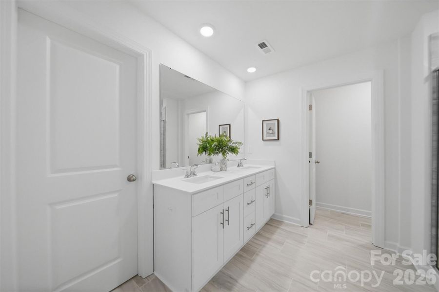 Furnished interior view inside a new home in Buffalo Ridge, Newton (Image 35).
