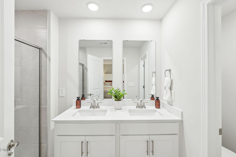 21-web-or-mls-Raleigh - Oakwood - 1064 W