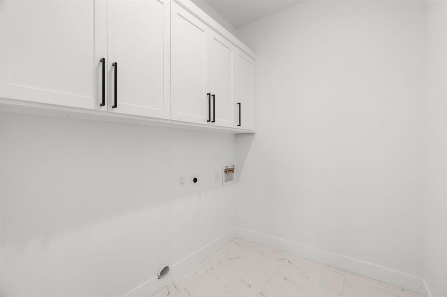 Spacious, unfurnished interior of a new home in , Dallas (Image 18). Spacious, unfurnished interior of a new home in , Dallas (Image 18).