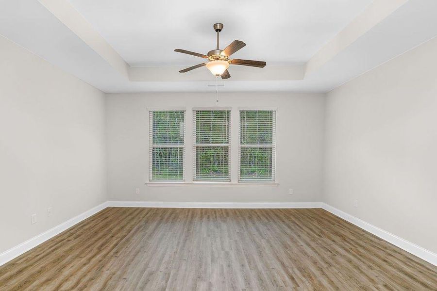 Spacious, unfurnished interior of a new home in , Haddock (Image 22).