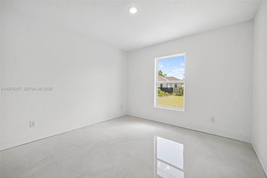 Spacious, unfurnished interior of a new home in , Lehigh Acres (Image 22).