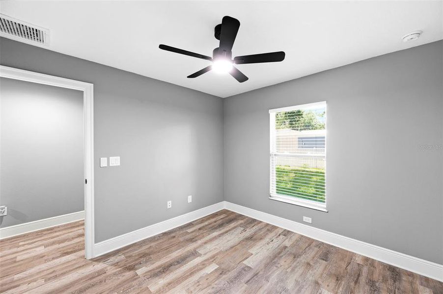 Spacious, unfurnished interior of a new home in , Plant City (Image 23).