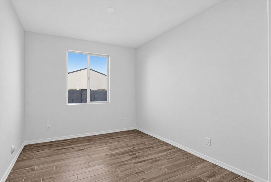 Spacious, unfurnished interior of a new home in Allen Ranches, Litchfield Park (Image 17).
