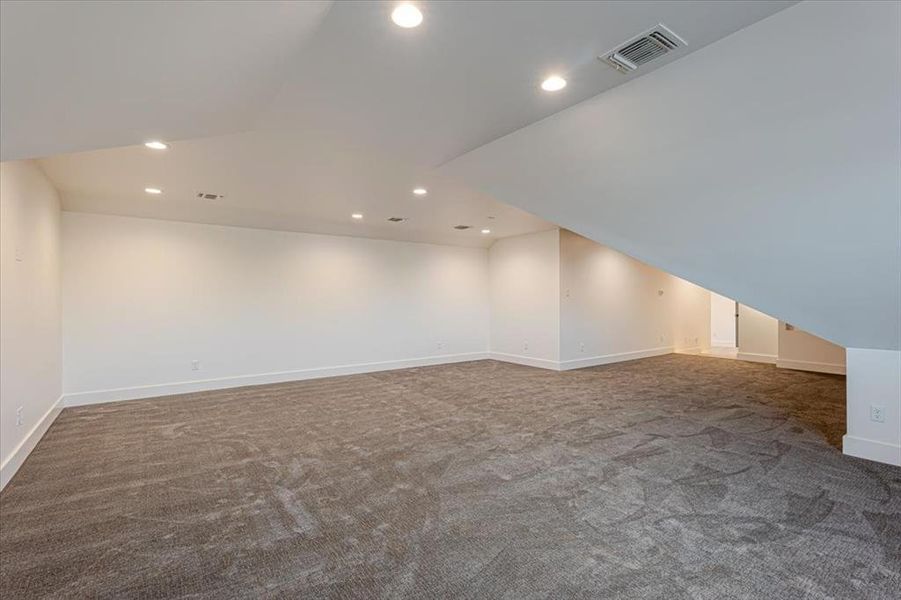 Spacious, unfurnished interior of a new home in , Graford (Image 17).