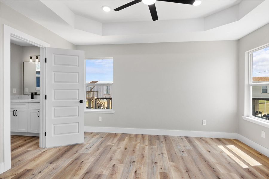 Spacious, unfurnished interior of a new home in , San Leon (Image 14).