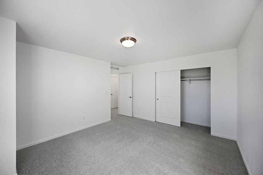 Spacious, unfurnished interior of a new home in Trailstone, Arvada (Image 26).