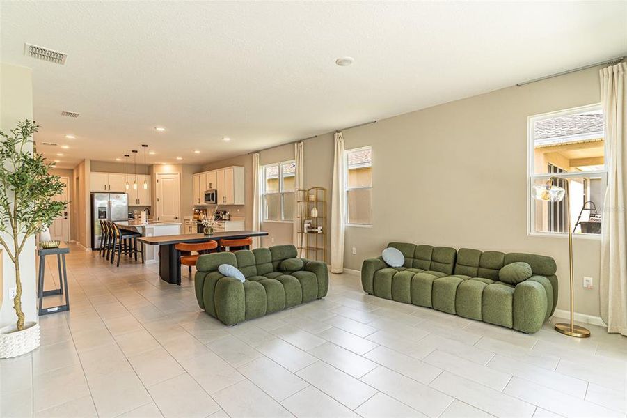 Furnished interior view inside a new home in , Haines City (Image 5).