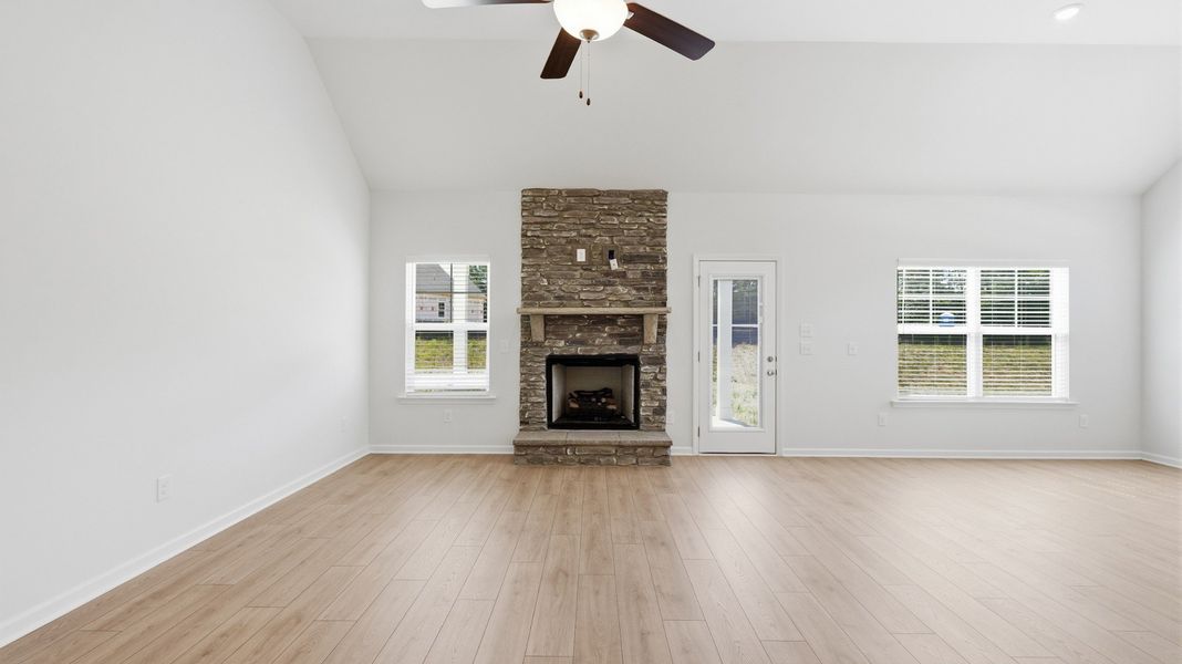 Spacious, unfurnished interior of a new home in Stillwater, Tullahoma (Image 20).