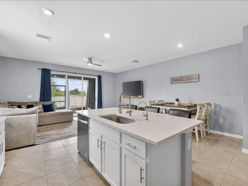 Furnished interior view inside a new home in , Apollo Beach (Image 51).