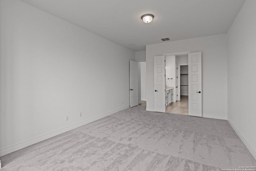 Spacious, unfurnished interior of a new home in Bison Ridge, San Antonio (Image 34). Spacious, unfurnished interior of a new home in Bison Ridge, San Antonio (Image 34).