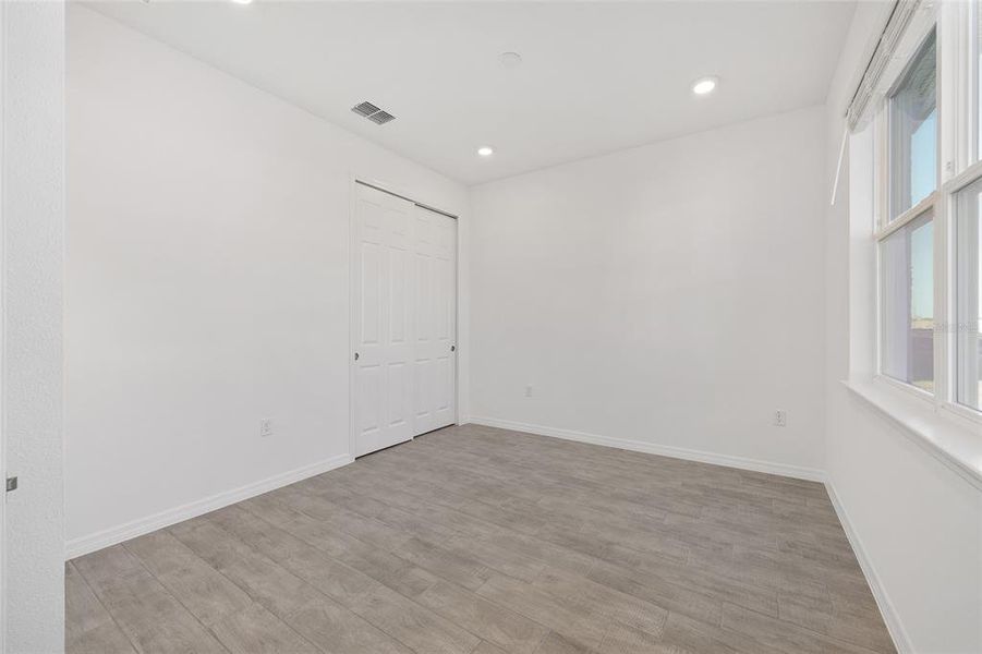 Spacious, unfurnished interior of a new home in Calesa Township, Ocala (Image 44).