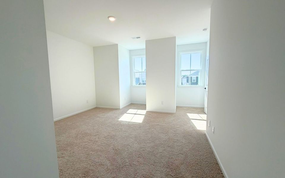 Spacious, unfurnished interior of a new home in Wendell Falls, Wendell (Image 17). Spacious, unfurnished interior of a new home in Wendell Falls, Wendell (Image 17).