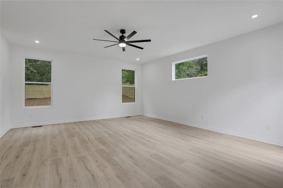 Spacious, unfurnished interior of a new home in , Atlanta (Image 13).