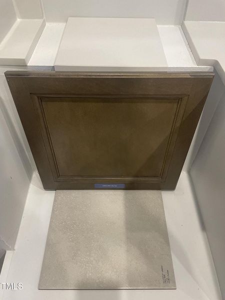 463 WR FM - Bathroom