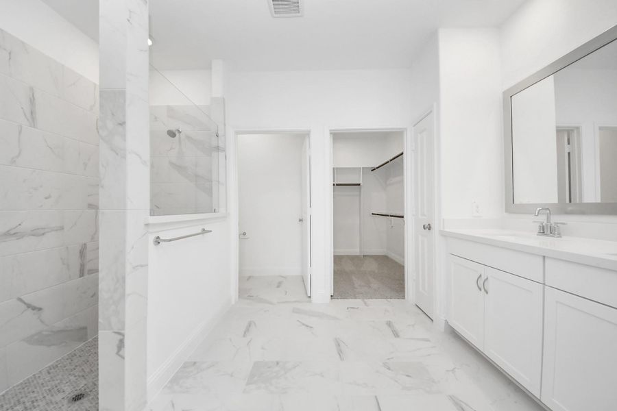 Furnished interior view inside a new home in , Missouri City (Image 13).