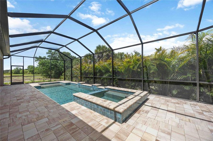 Exterior details and patio area of a home in Gran Place, Venice (Image 16).