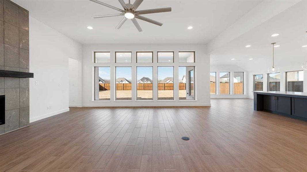 Spacious, unfurnished interior of a new home in Sonoma Verde, McLendon-Chisholm (Image 16).