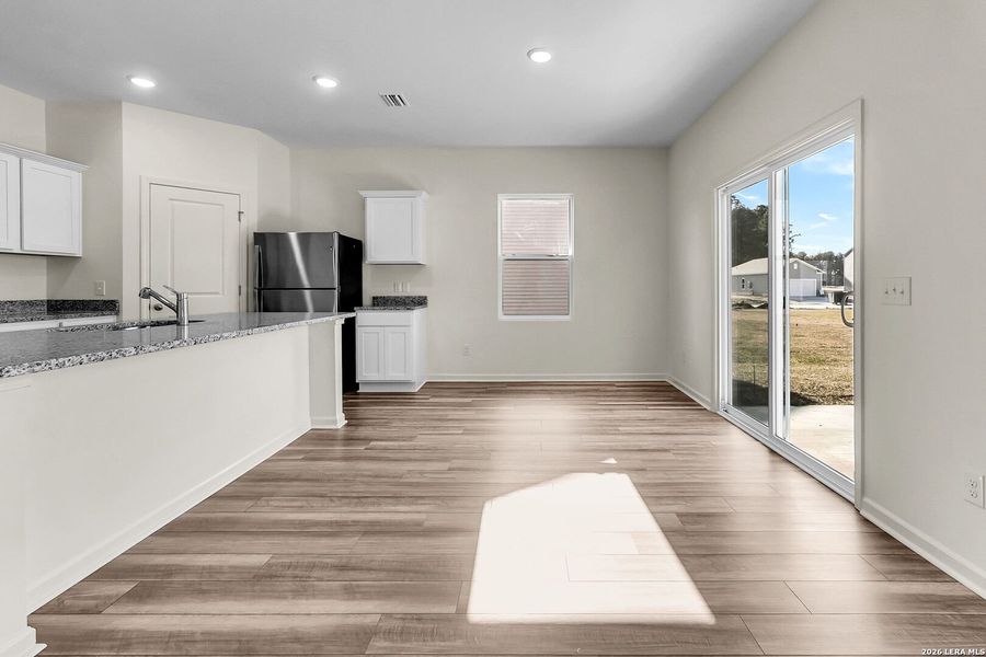 Spacious, unfurnished interior of a new home in Saddlebrook Ranch, Schertz (Image 22).