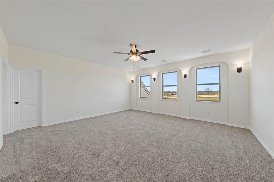 PIC IS NOT OF ACTUAL HOME. PICS TO SHOW STYLE ONLY