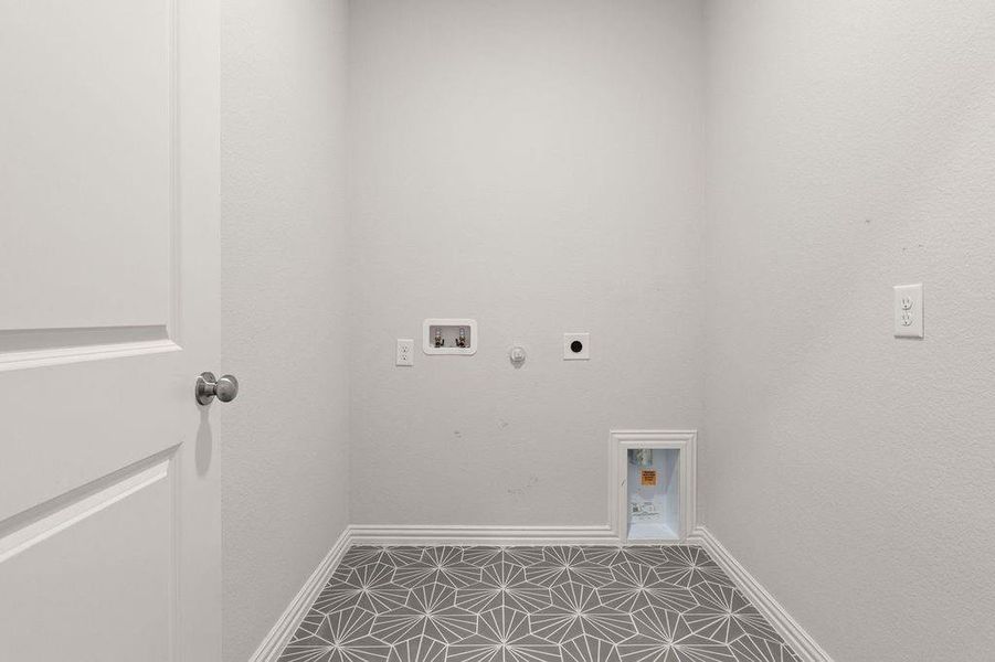 Spacious, unfurnished interior of a new home in , Prosper (Image 16).