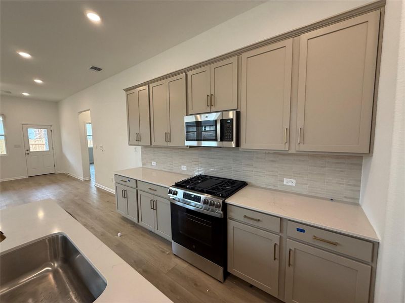 Furnished interior view inside a new home in La Cima, San Marcos (Image 10).