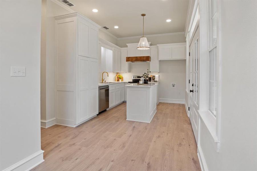 Furnished interior view inside a new home in , Jefferson (Image 5).