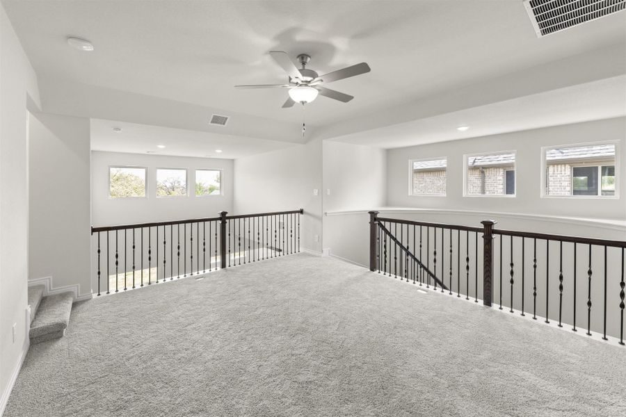 Spacious, unfurnished interior of a new home in Creekview Meadows, Pilot Point (Image 16).