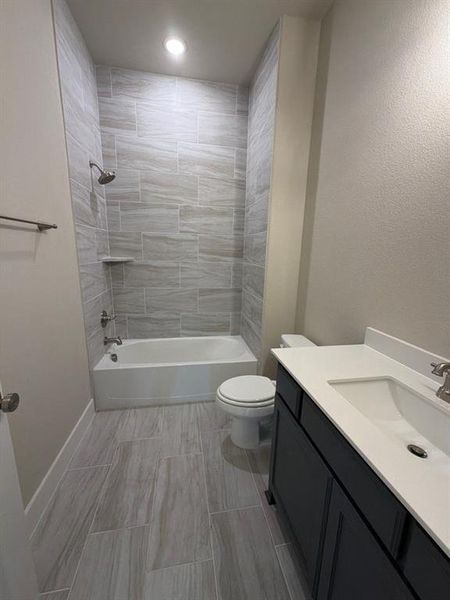 Furnished interior view inside a new home in Grayson Ridge, Van Alstyne (Image 7).