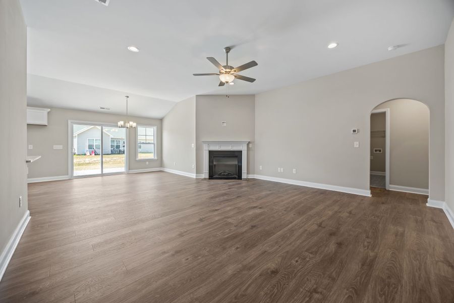 Spacious, unfurnished interior of a new home in Davenport Farms, Winterville (Image 18).
