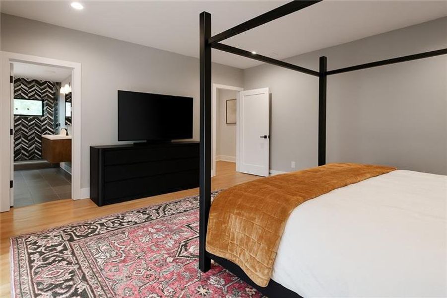 Furnished interior view inside a new home in , Atlanta (Image 23).