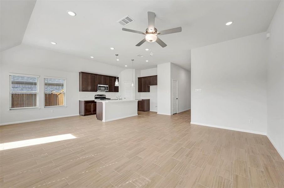 Spacious, unfurnished interior of a new home in Elevon, Lavon (Image 32).