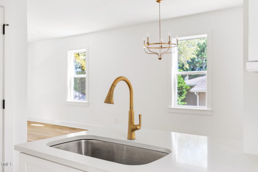 407B-Edward-14 407B-Edward-14