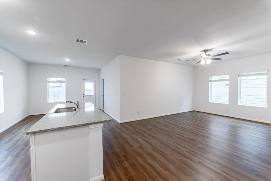 Spacious, unfurnished interior of a new home in Cool Water, Jarrell (Image 9).
