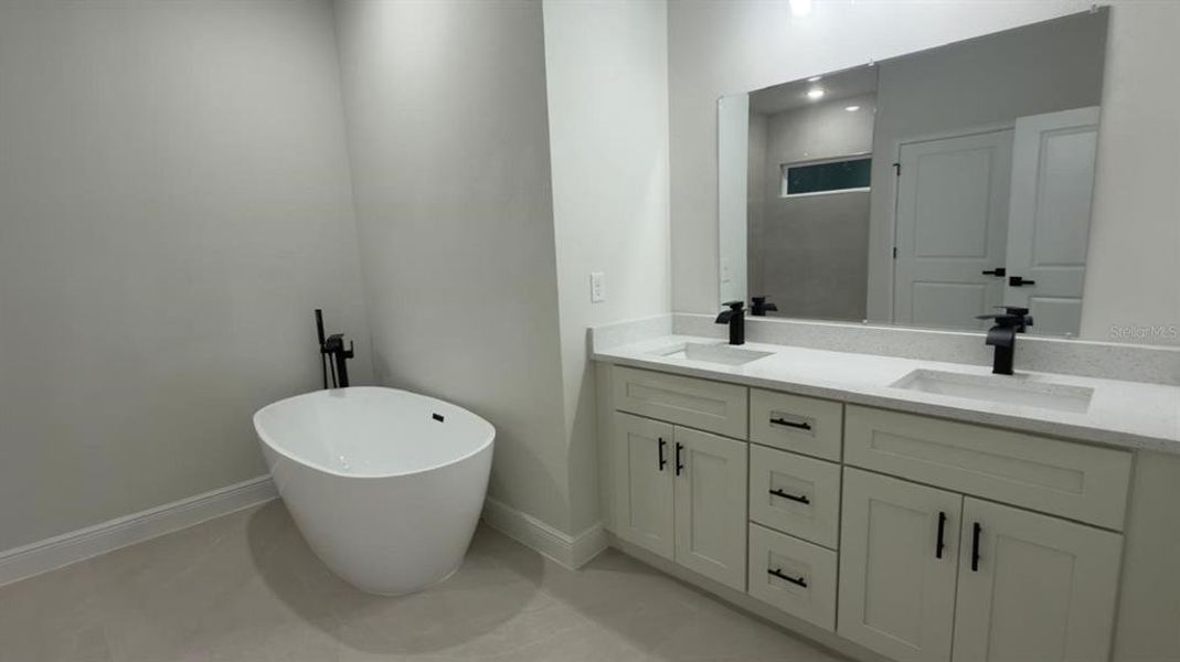 Furnished interior view inside a new home in , Ocala (Image 8).