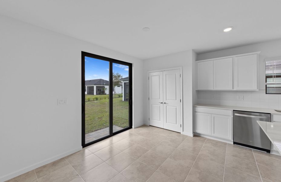 Spacious, unfurnished interior of a new home in Caloosa Cove, Labelle (Image 15).