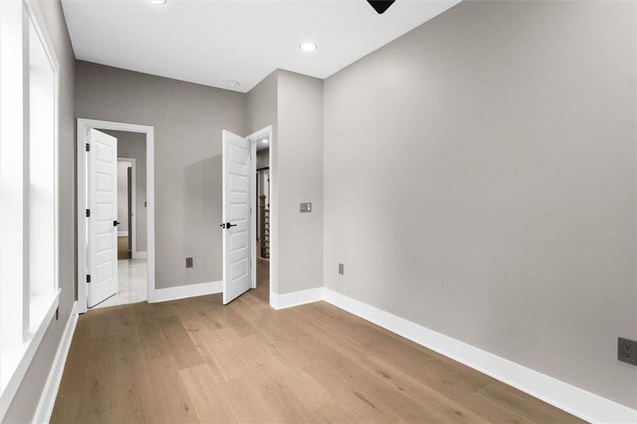 Spacious, unfurnished interior of a new home in , Atlanta (Image 39).