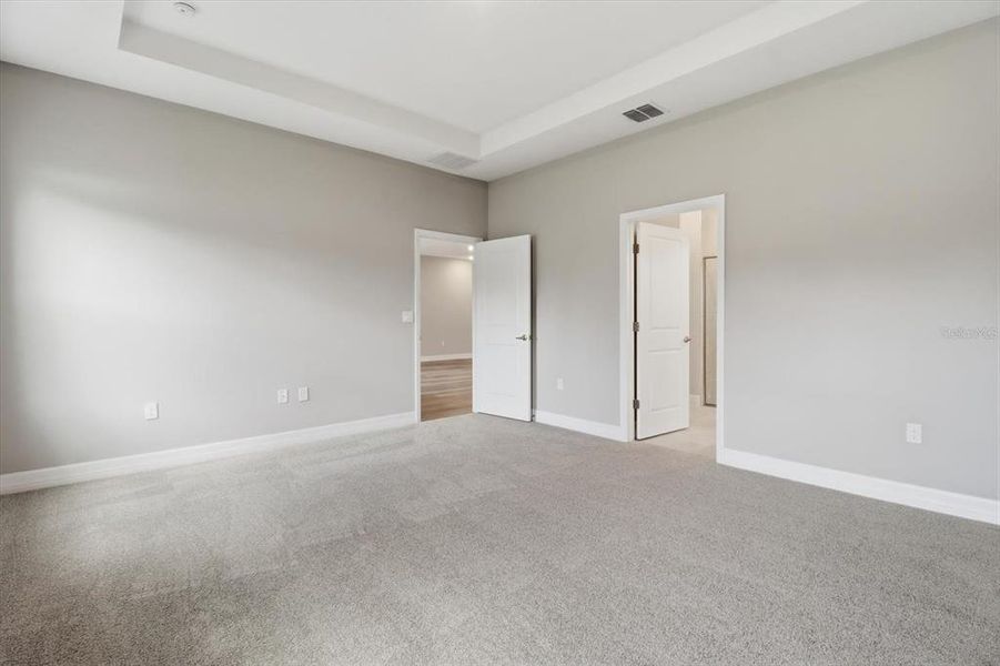 Spacious, unfurnished interior of a new home in , Ocala (Image 29).