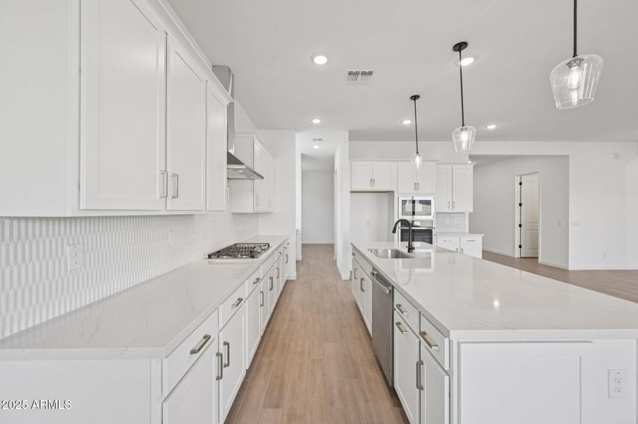 12-web-or-mls-E Stirrup St-S1212-012 12-web-or-mls-E Stirrup St-S1212-012