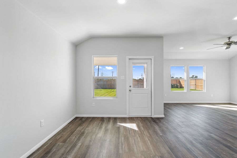 Representative unfurnished interior of a home built from the TEXAS CALI by D.R. Horton in Faculty Row, Abilene (Image 30).