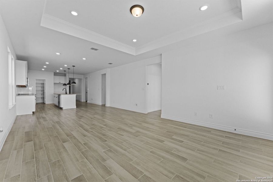 Spacious, unfurnished interior of a new home in Lily Springs, Seguin (Image 19).