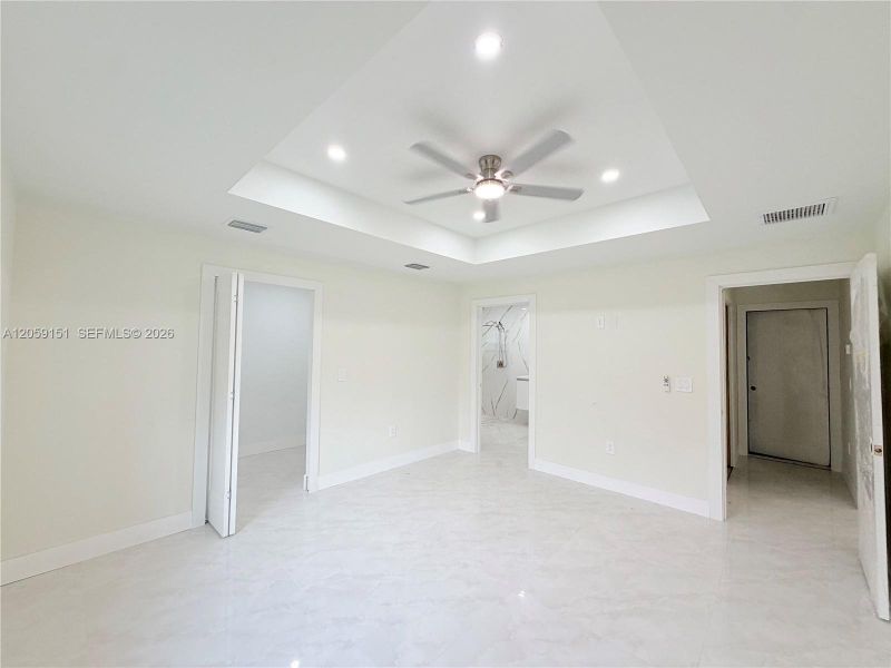 Spacious, unfurnished interior of a new home in , Lehigh Acres (Image 41).