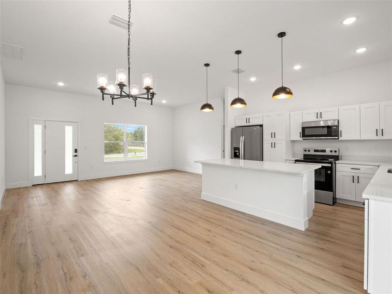 Spacious, unfurnished interior of a new home in , Ocklawaha (Image 22).