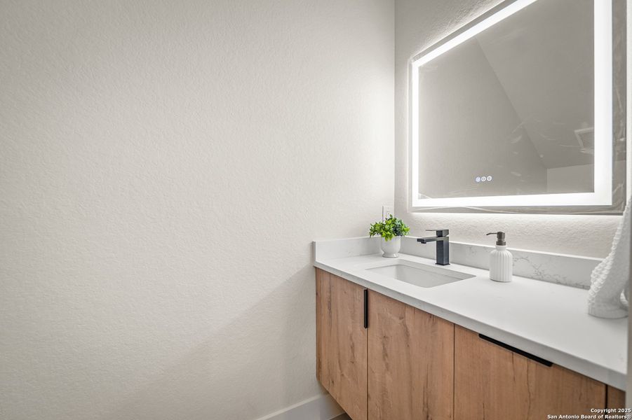 Close-up of interior finishes inside a home in , San Antonio (Image 20). Close-up of interior finishes inside a home in , San Antonio (Image 20).