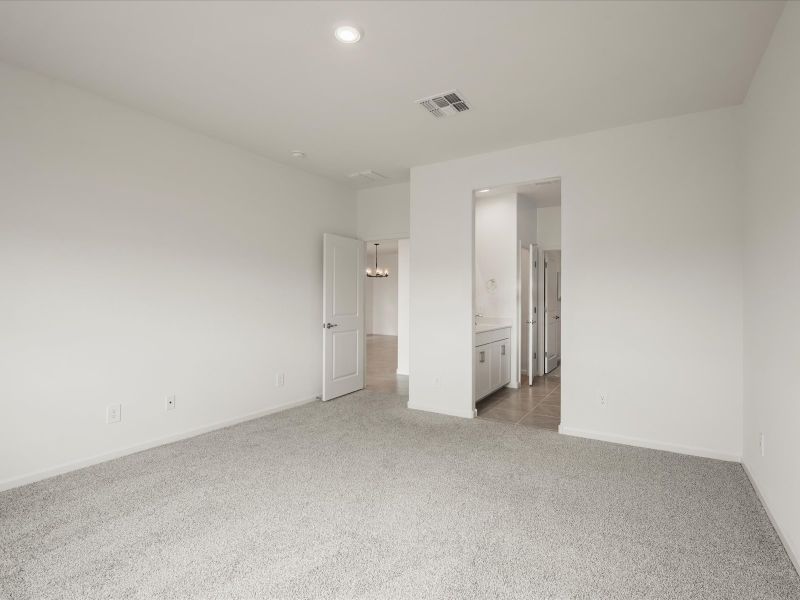 Spacious, unfurnished interior of a new home in Rincon Crest at Rocking K, Tucson (Image 13).