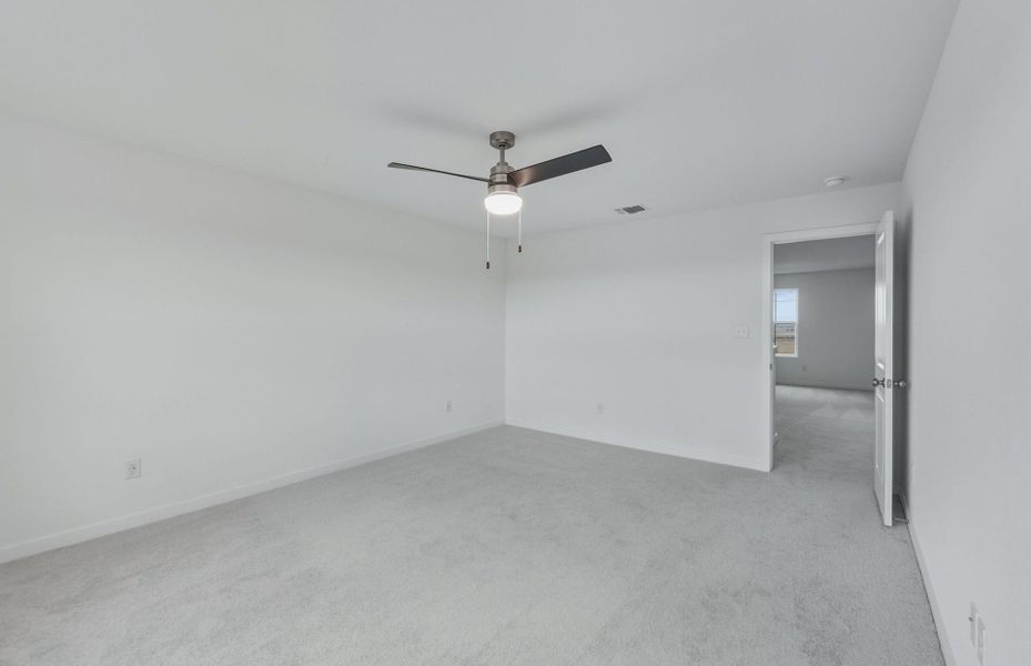 Spacious, unfurnished interior of a new home in Larson Crossing, Elgin (Image 14).