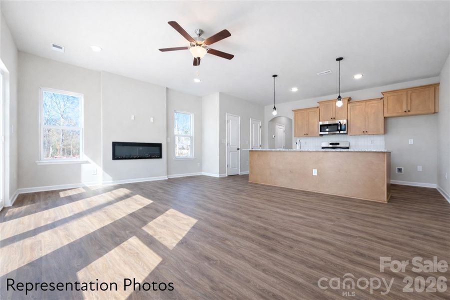 Spacious, unfurnished interior of a new home in , Charlotte (Image 9).