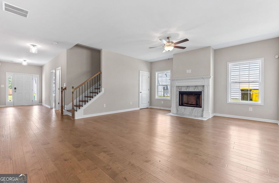Spacious, unfurnished interior of a new home in Juliette Crossing, Forsyth (Image 56).