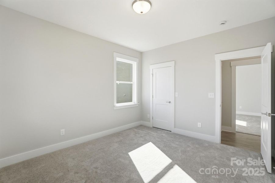 Spacious, unfurnished interior of a new home in Rone Creek, Waxhaw (Image 21).